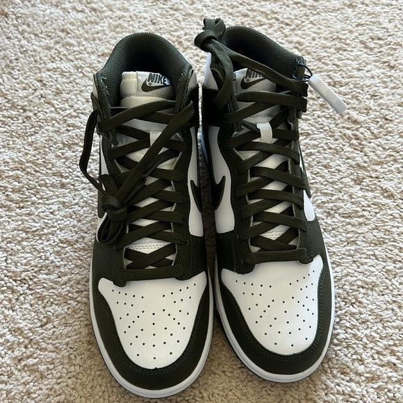 Men’s Nike Dunk High - Picture 2 of 9